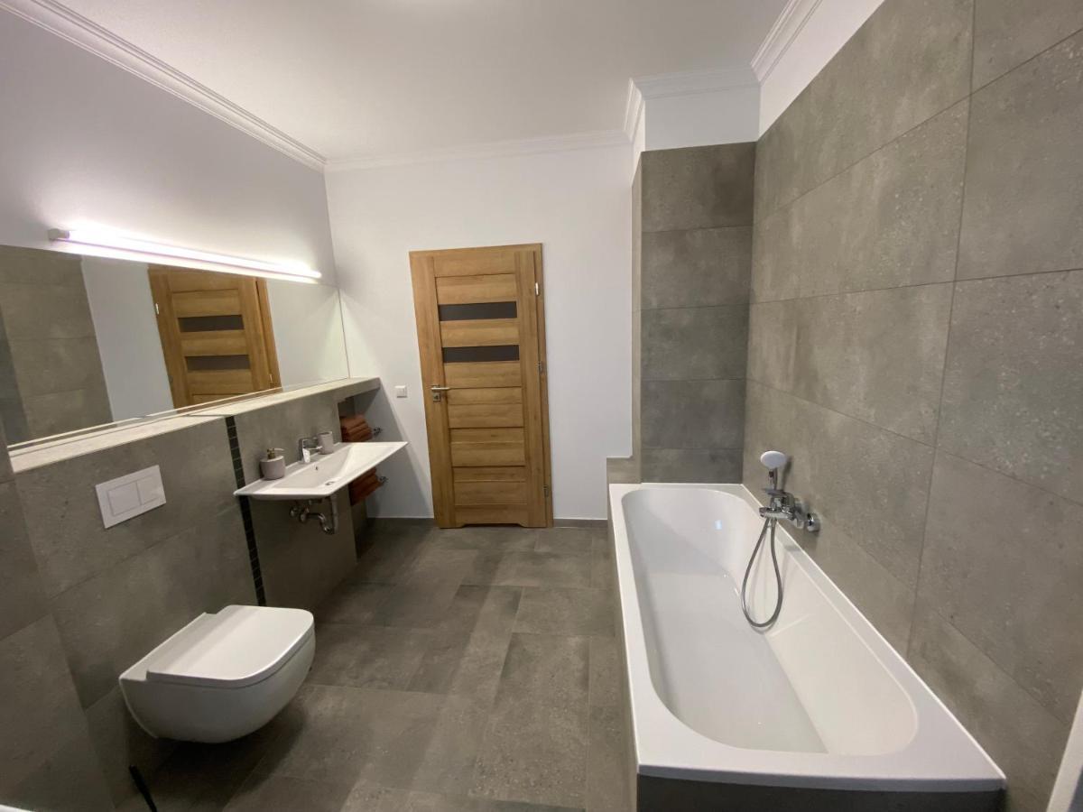2 Raum Apartment Mit Terrasse, Hell Und Stilvoll Borna Bagian luar foto